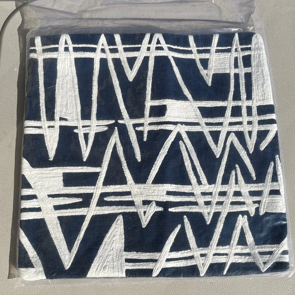 NWT - Pair (2) Woven NAVY MIDNIGHT Diamond Pillow Covers West Elm 20 x 20